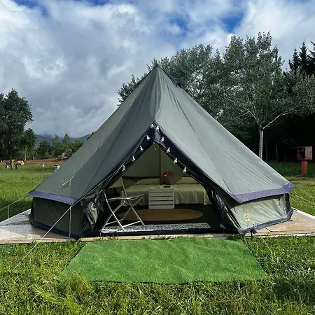 Yokai Camp Y Glamping En El Bierzo مكان تخييم *