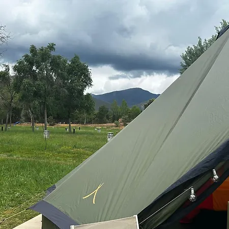 Yokai Camp Y Glamping En El Bierzo مكان تخييم