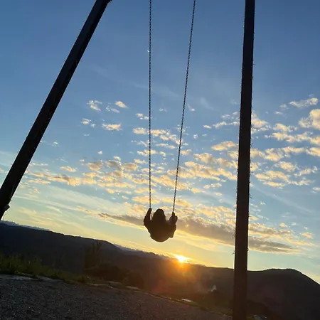 Yokai Camp Y Glamping En El Bierzo مكان تخييم *
